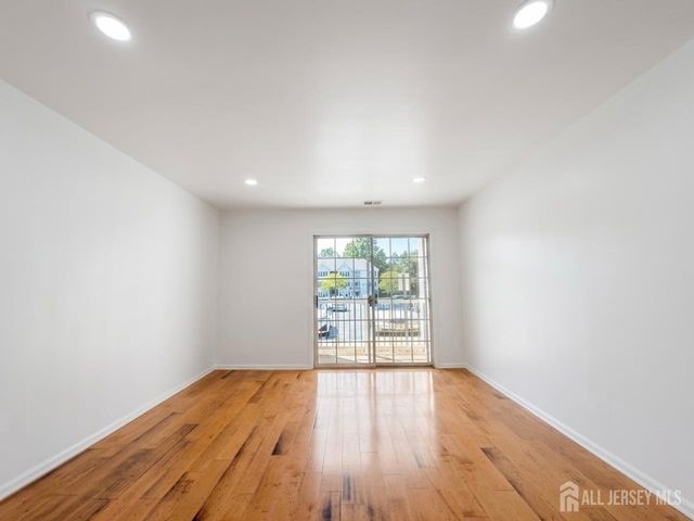 1013 Waterford Drive, Edison, NJ 08817