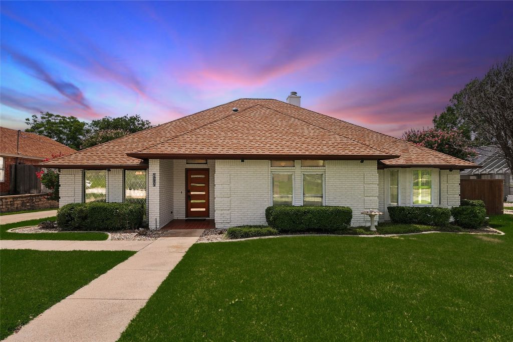 7333 Red Oak Street, North Richland Hills, TX 76182