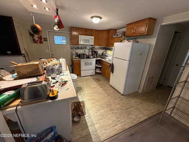 101 S GERALDO Road, East Palatka, FL 32131