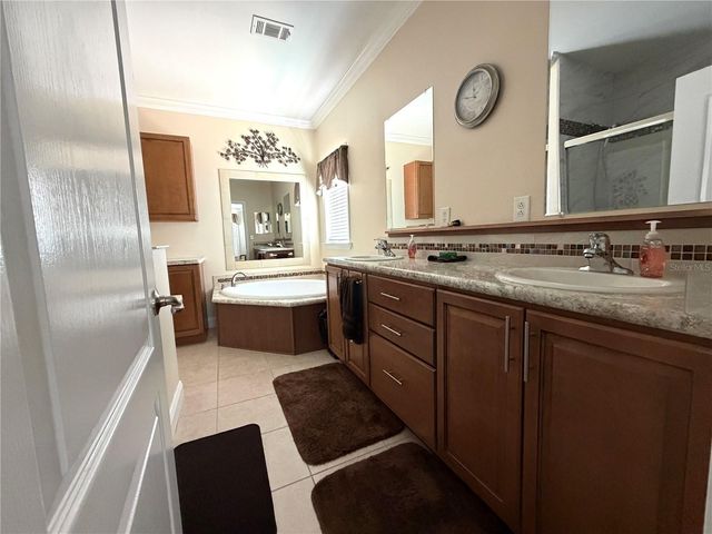 602 CAREFREE, Venice, FL 34285