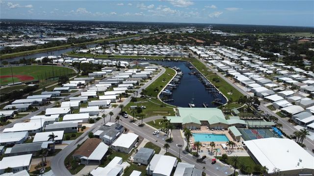 602 CAREFREE, Venice, FL 34285