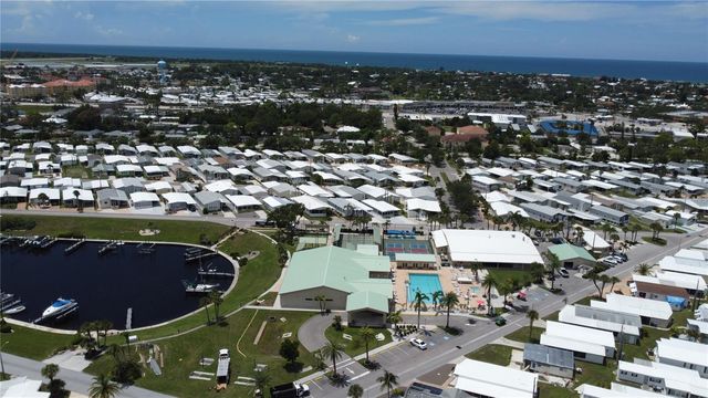 602 CAREFREE, Venice, FL 34285