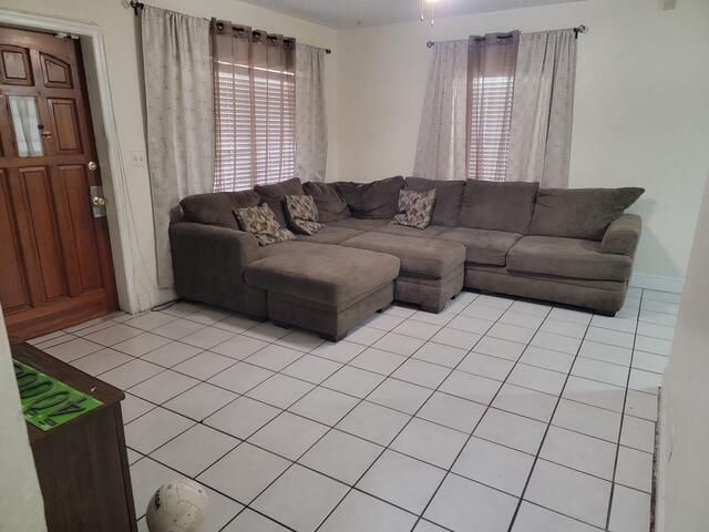 400 NW 18th Avenue, Fort Lauderdale, FL 33311