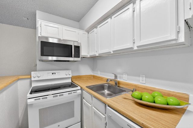 9825 Walnut Street 306, Dallas, TX 75243