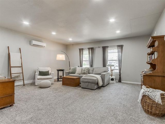 1304 NW 101st Street, Oklahoma City, OK 73114