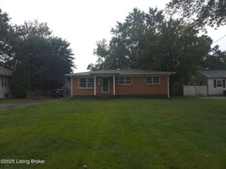 5008 Greenwood Rd, Louisville, KY 40258