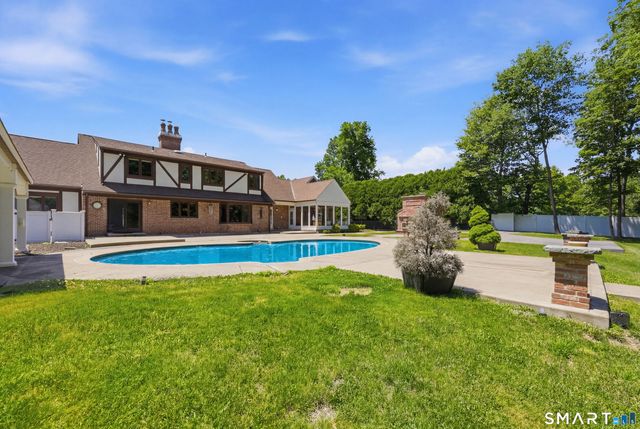 100 Somerwynd Lane, Suffield, CT 06078