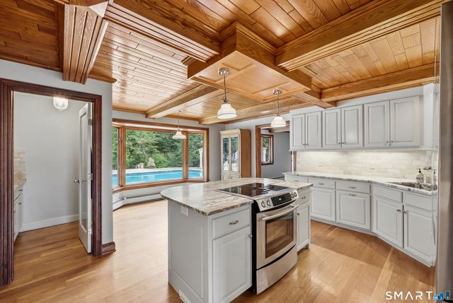100 Somerwynd Lane, Suffield, CT 06078