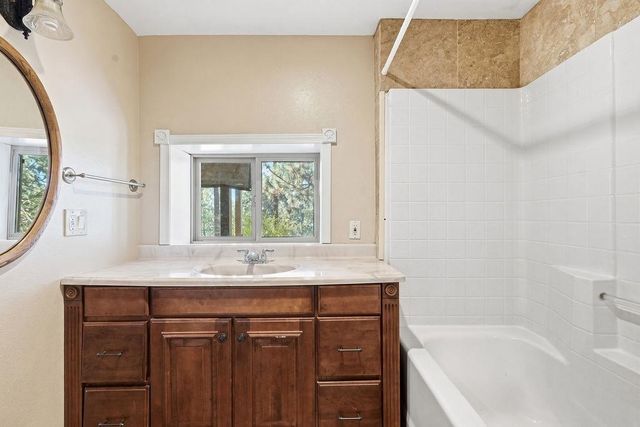1112 S Highland Dr, Spokane, WA 99212