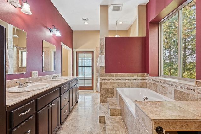 1112 S Highland Dr, Spokane, WA 99212
