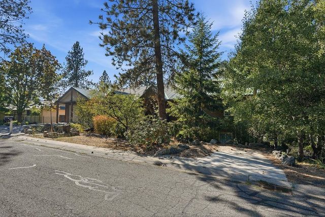 1112 S Highland Dr, Spokane, WA 99212