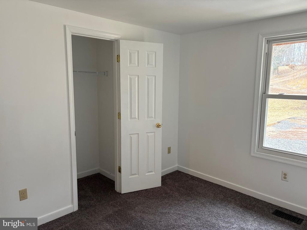 Image 11 of property listing at 85 ELEMENTARY ACRES, Madison, VA 22727