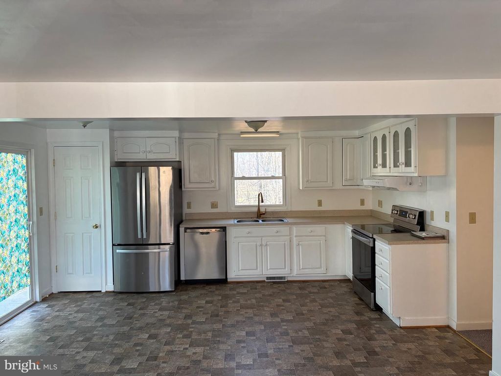 Image 2 of property listing at 85 ELEMENTARY ACRES, Madison, VA 22727