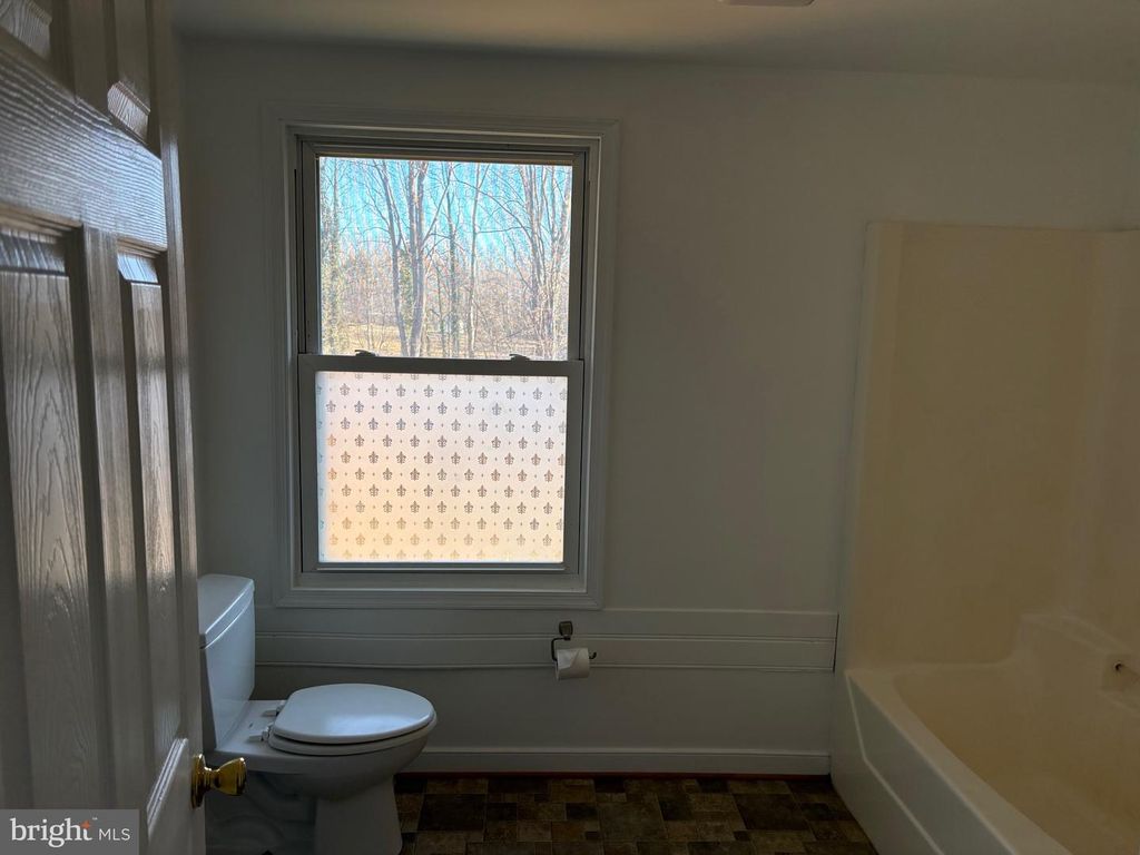 Image 8 of property listing at 85 ELEMENTARY ACRES, Madison, VA 22727