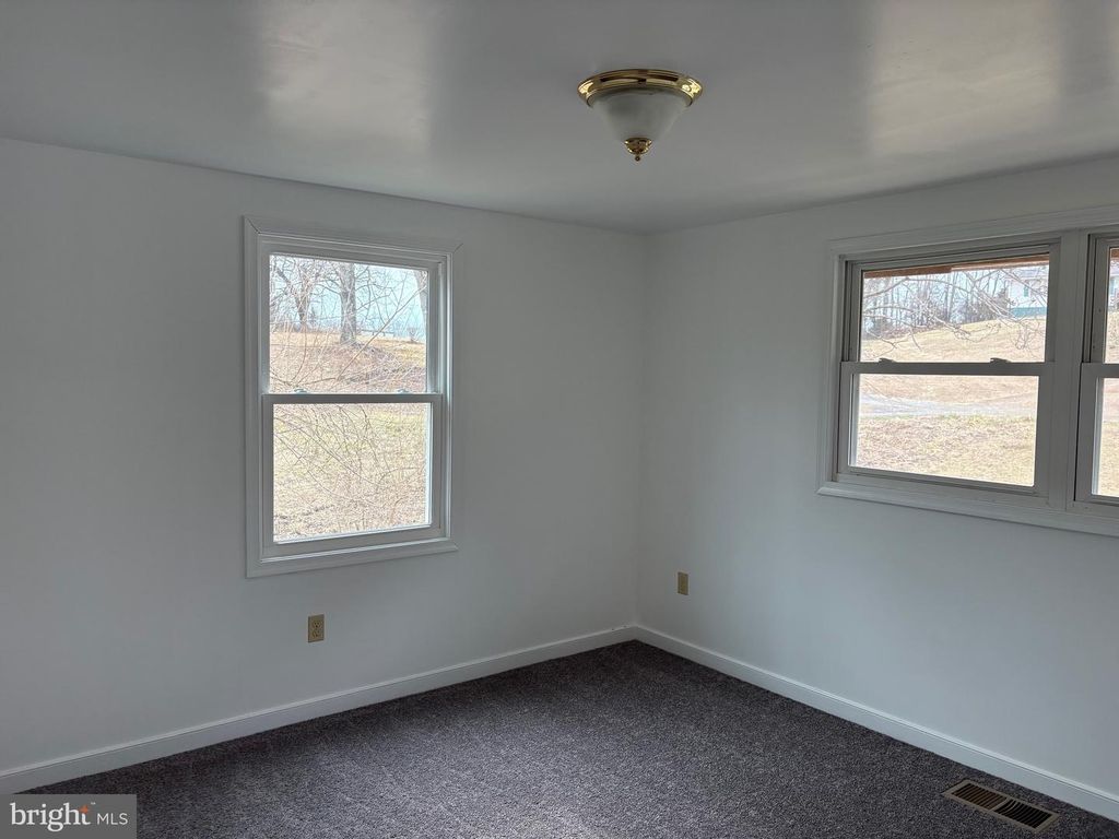 Image 9 of property listing at 85 ELEMENTARY ACRES, Madison, VA 22727