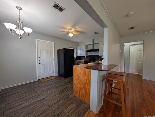 890 JOSEPHINE ST, New Braunfels, TX 78130