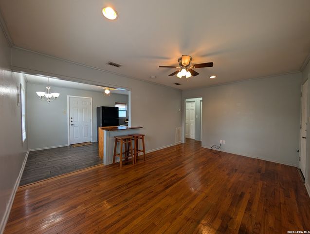 890 JOSEPHINE ST, New Braunfels, TX 78130