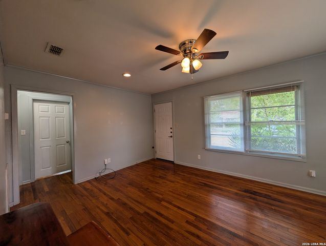 890 JOSEPHINE ST, New Braunfels, TX 78130