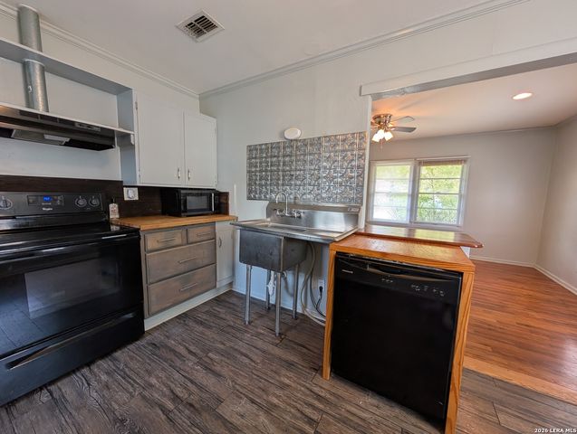 890 JOSEPHINE ST, New Braunfels, TX 78130