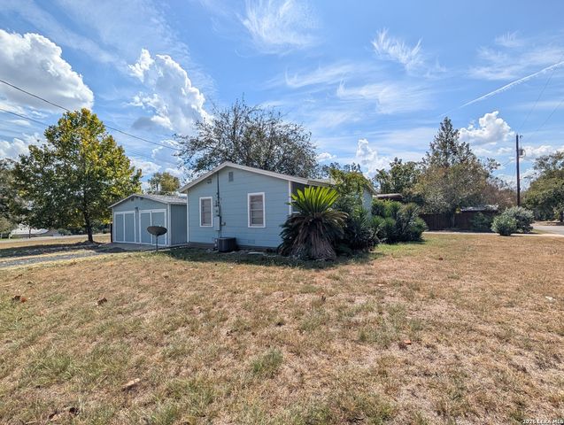 890 JOSEPHINE ST, New Braunfels, TX 78130