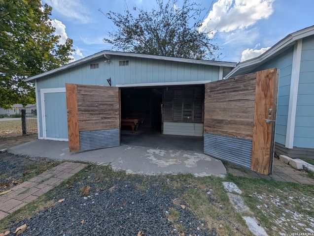 890 JOSEPHINE ST, New Braunfels, TX 78130