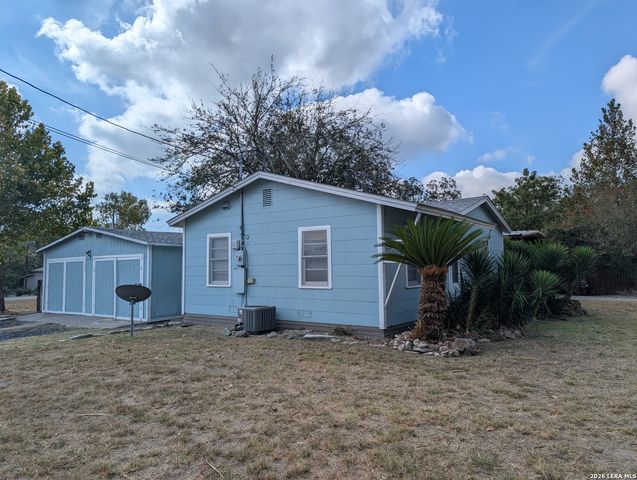 890 JOSEPHINE ST, New Braunfels, TX 78130