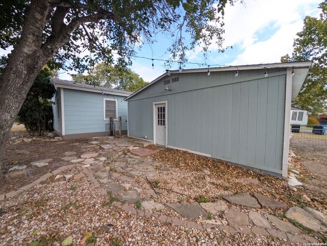 890 JOSEPHINE ST, New Braunfels, TX 78130