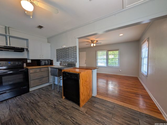 890 JOSEPHINE ST, New Braunfels, TX 78130