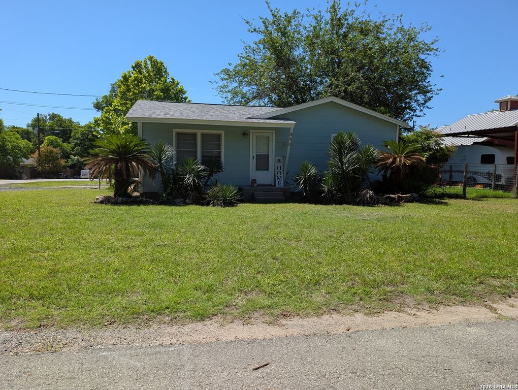 890 JOSEPHINE ST, New Braunfels, TX 78130