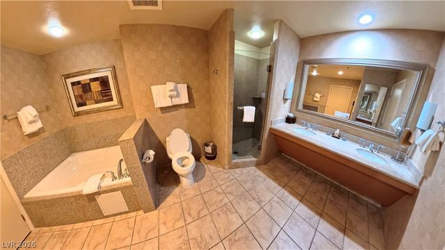 211 East Flamingo Road 818, Las Vegas, NV 89169