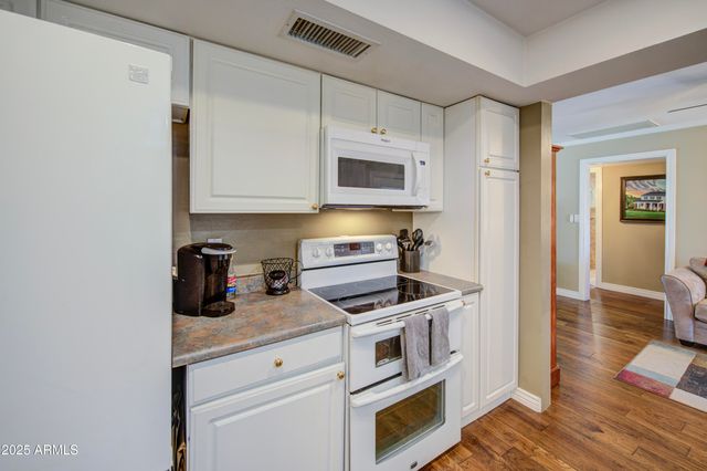 2704 S TERRACE Road, Tempe, AZ 85282