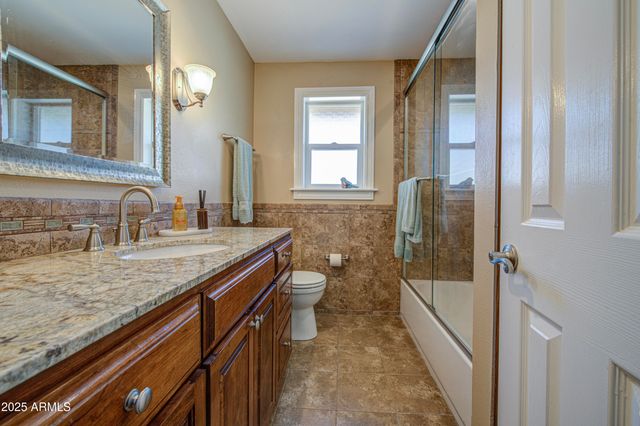 2704 S TERRACE Road, Tempe, AZ 85282