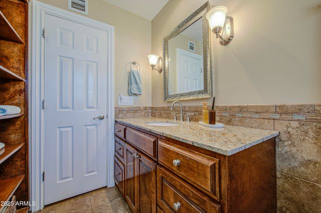 2704 S TERRACE Road, Tempe, AZ 85282