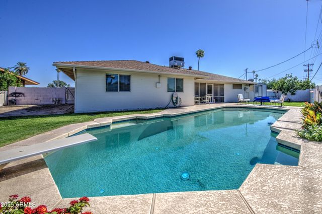 2704 S TERRACE Road, Tempe, AZ 85282