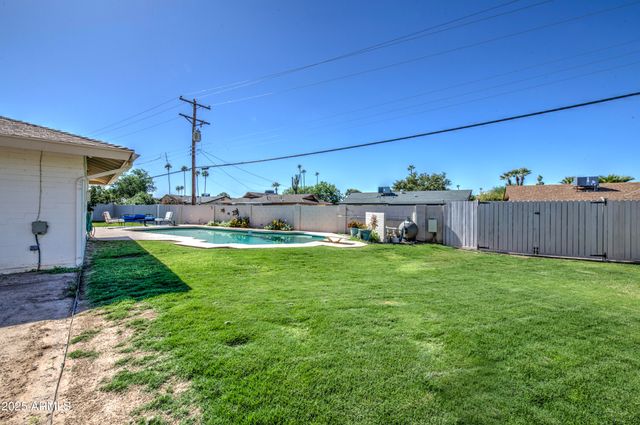 2704 S TERRACE Road, Tempe, AZ 85282