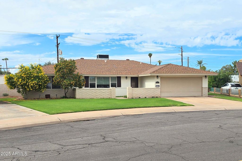 2704 S TERRACE Road, Tempe, AZ 85282