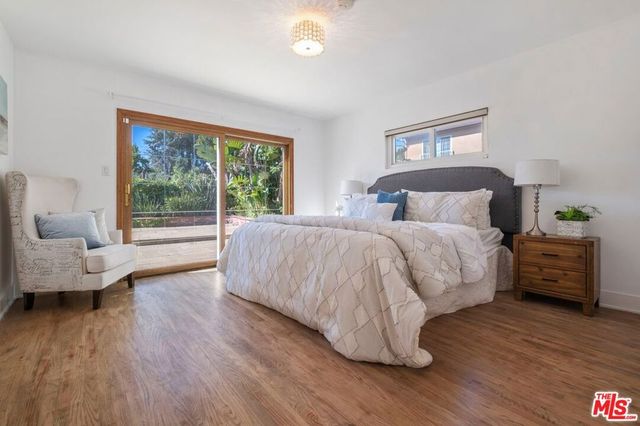 19840 Haynes Street, Woodland Hills, CA 91367