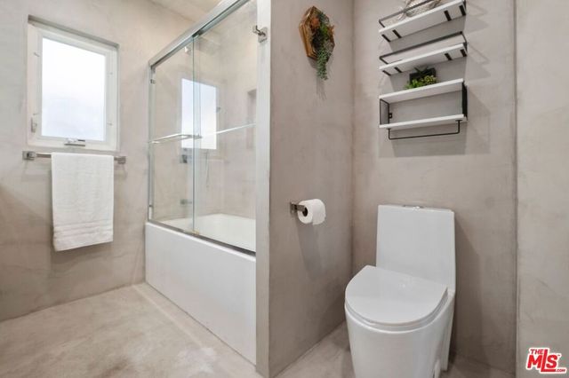 19840 Haynes Street, Woodland Hills, CA 91367