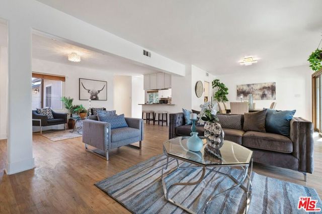 19840 Haynes Street, Woodland Hills, CA 91367