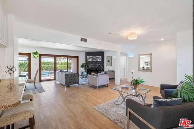 19840 Haynes Street, Woodland Hills, CA 91367