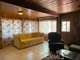 544 Community Drive, Lake Arrowhead, CA 92352