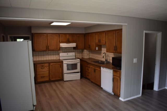 10115 N Whitworth Dr, Spokane, WA 99218