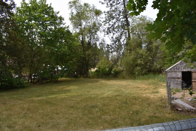 10115 N Whitworth Dr, Spokane, WA 99218