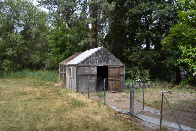 10115 N Whitworth Dr, Spokane, WA 99218