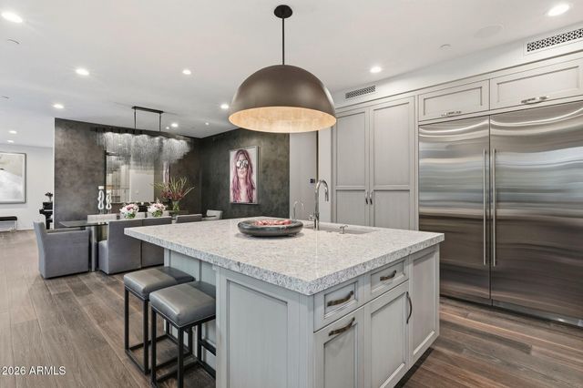 5720 E Huntress Drive, Paradise Valley, AZ 85253