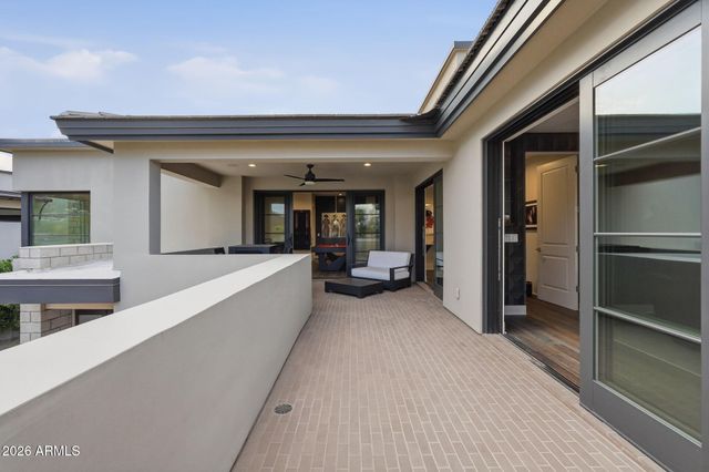 5720 E Huntress Drive, Paradise Valley, AZ 85253