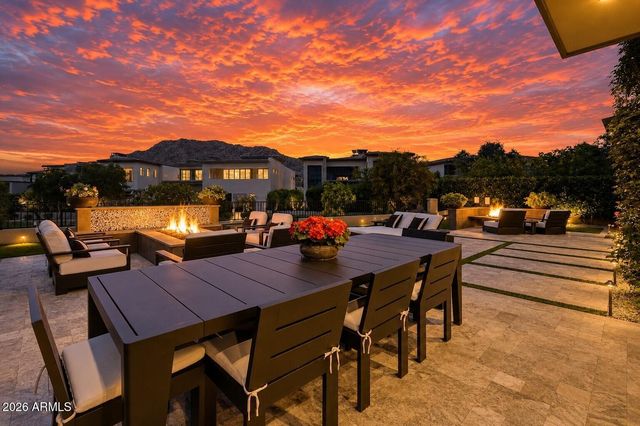 5720 E Huntress Drive, Paradise Valley, AZ 85253