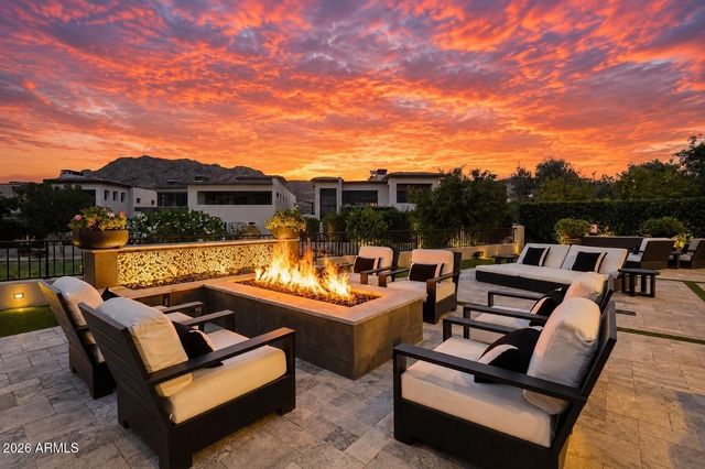 5720 E Huntress Drive, Paradise Valley, AZ 85253
