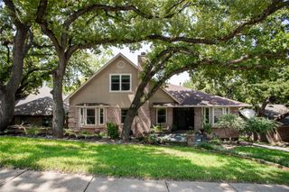 1806 Old Oak Drive, Arlington, TX 76012
