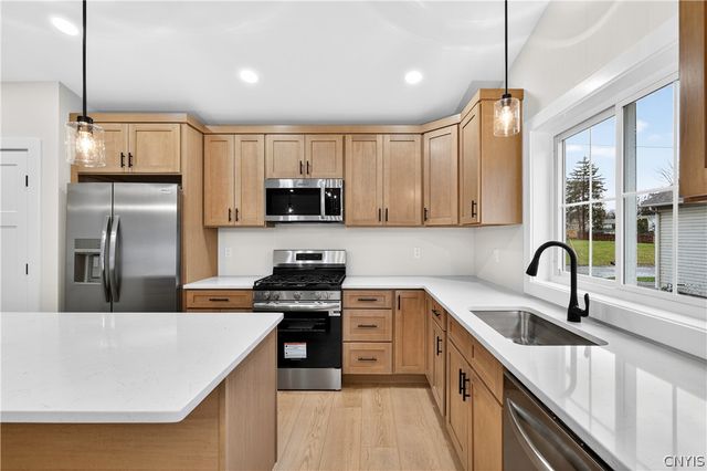 300 Nicks Way, Geddes, NY 13209